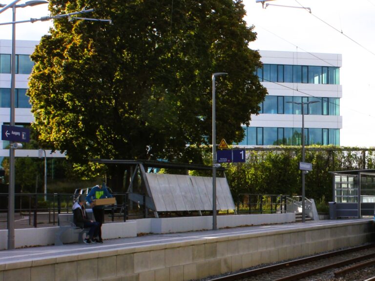 Damit wollen wir die Aufenthaltsqualität in und außerhalb der S-Bahn verbessern